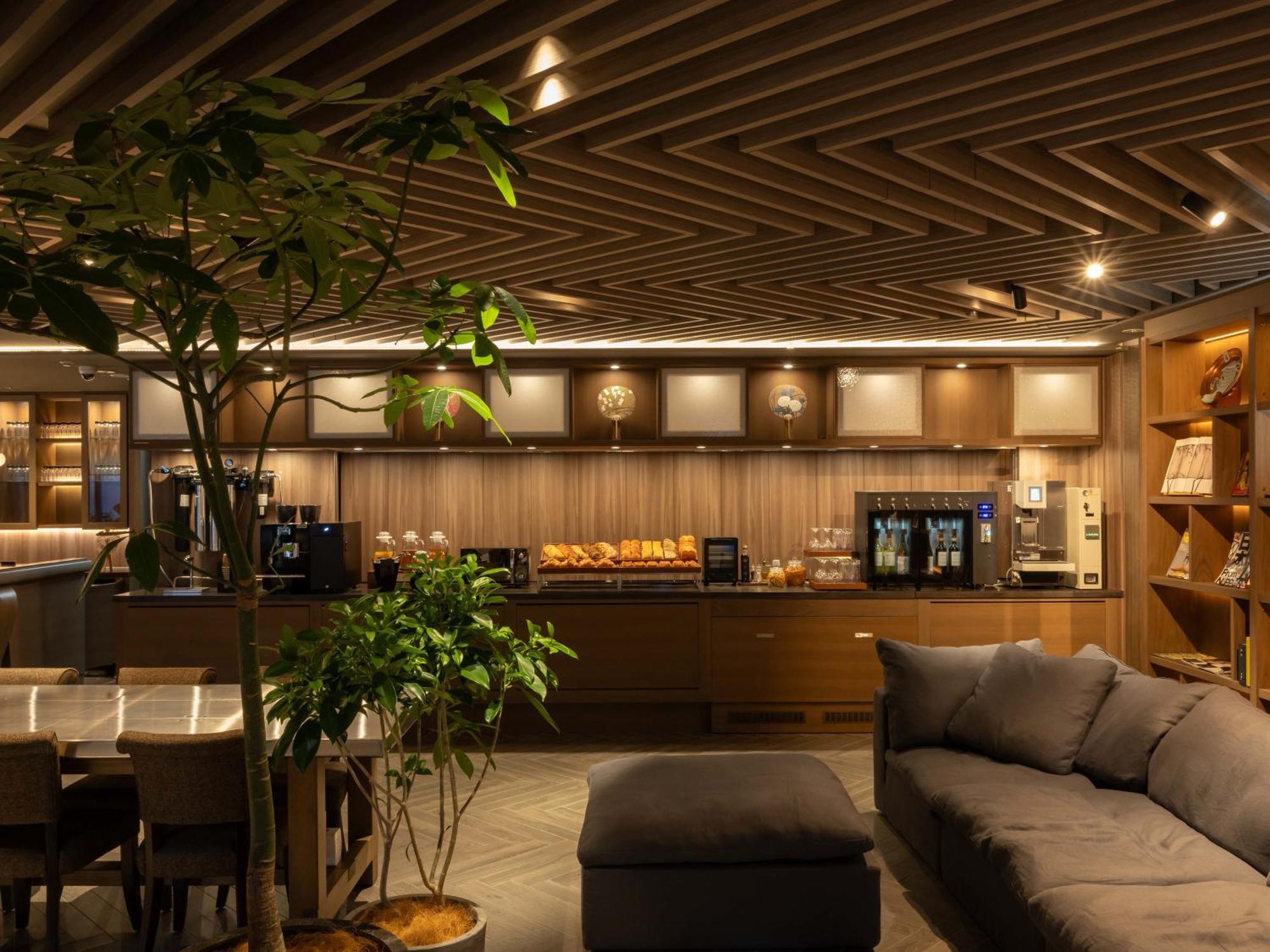Готель Insomnia Kyoto Oike Екстер'єр фото