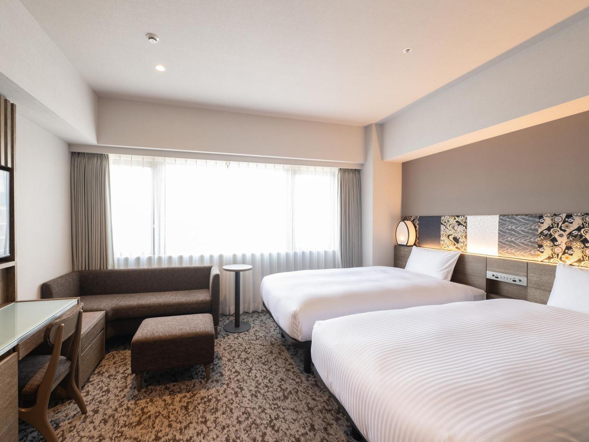 Готель Insomnia Kyoto Oike Екстер'єр фото